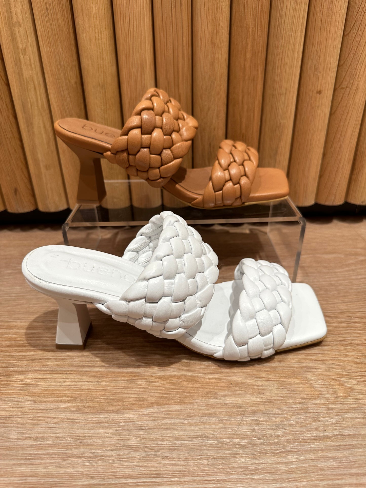 Bueno Tulsi Heel - White