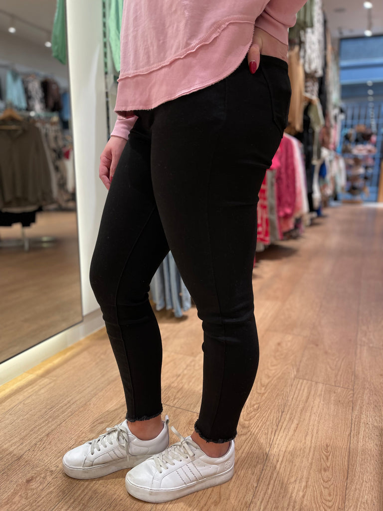 Charger Jean - Black Ripped Ankle