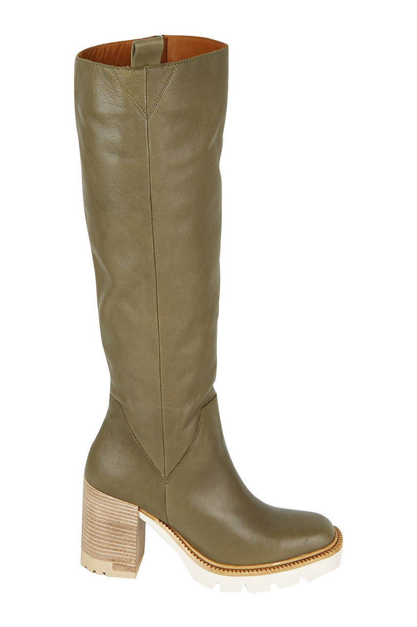 Bueno Lavender Boot - Nail
