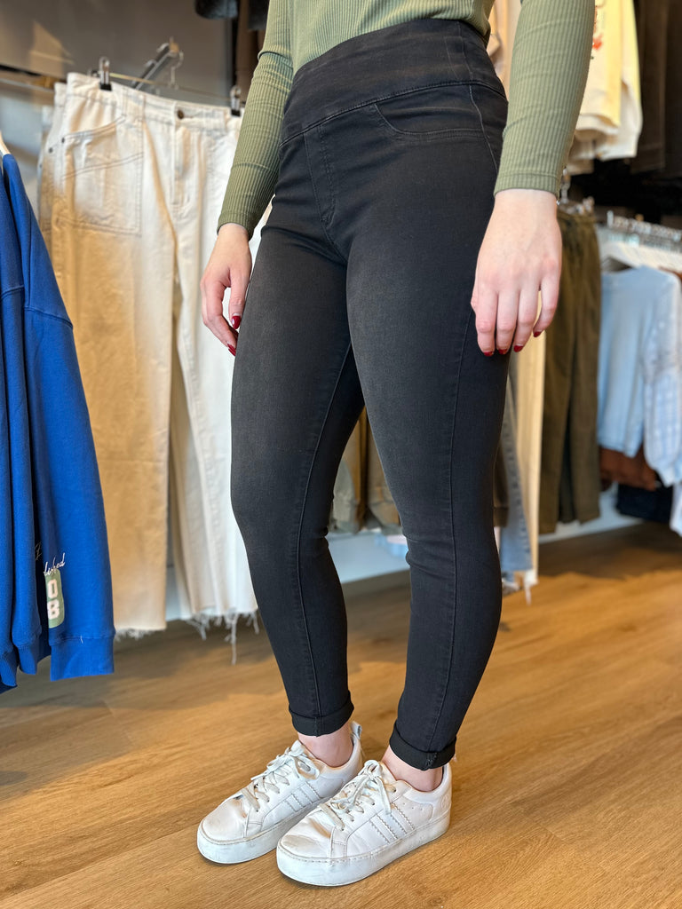 Atlanta Jean - Black
