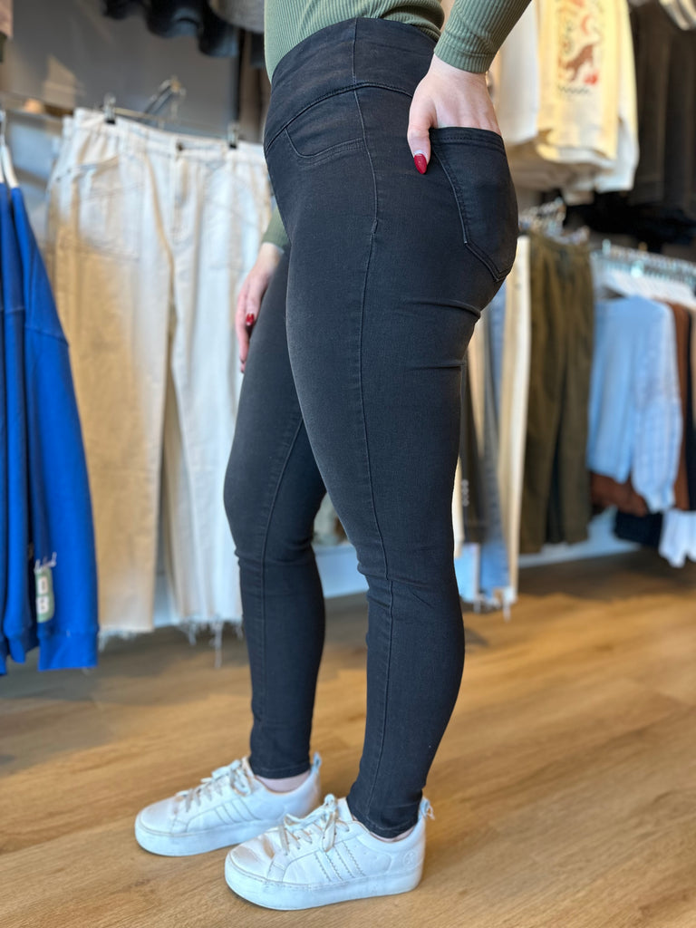 Atlanta Jean - Black