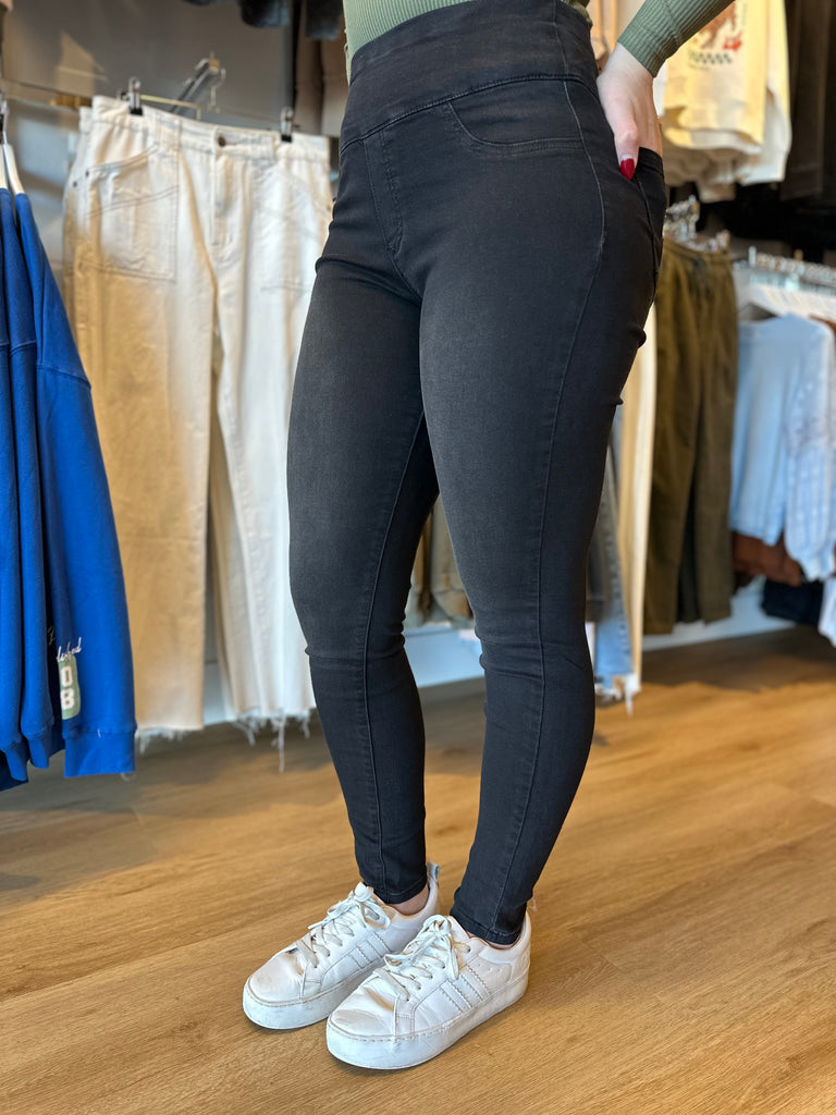 Atlanta Jean - Black