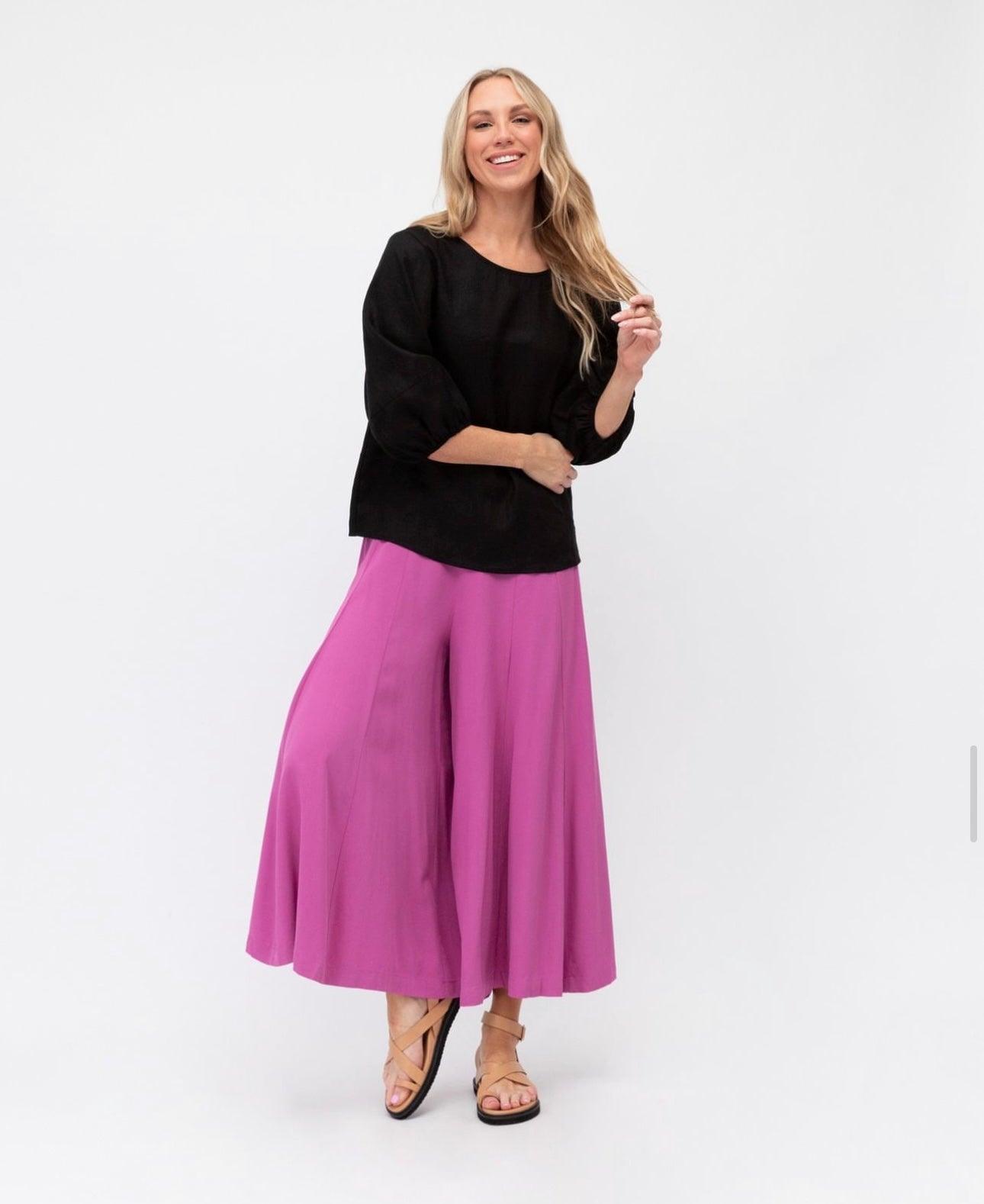 Renqui Linen Top - Black