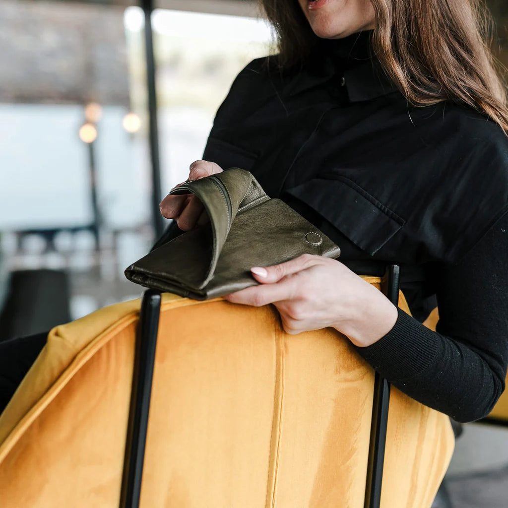 Dusky Robin Leather Emily Purse - Olive