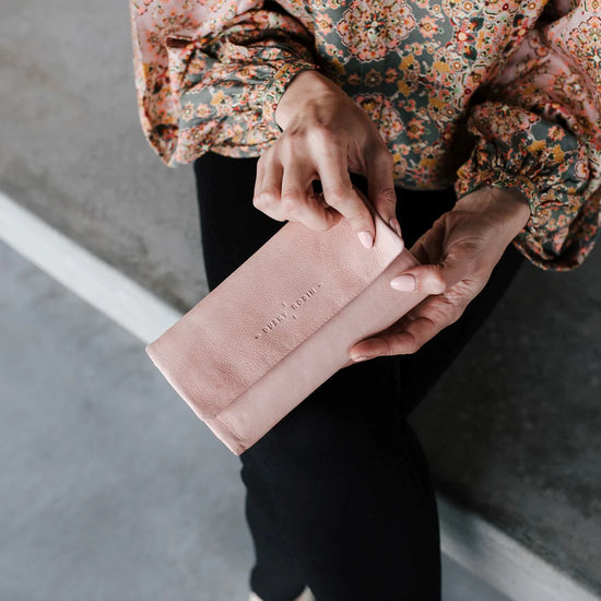 Dusky Robin Leather Rose Purse - Olive