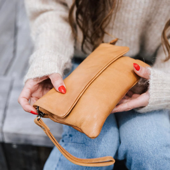 Dusky Robin Leather Lucie Bag/Clutch - Tan