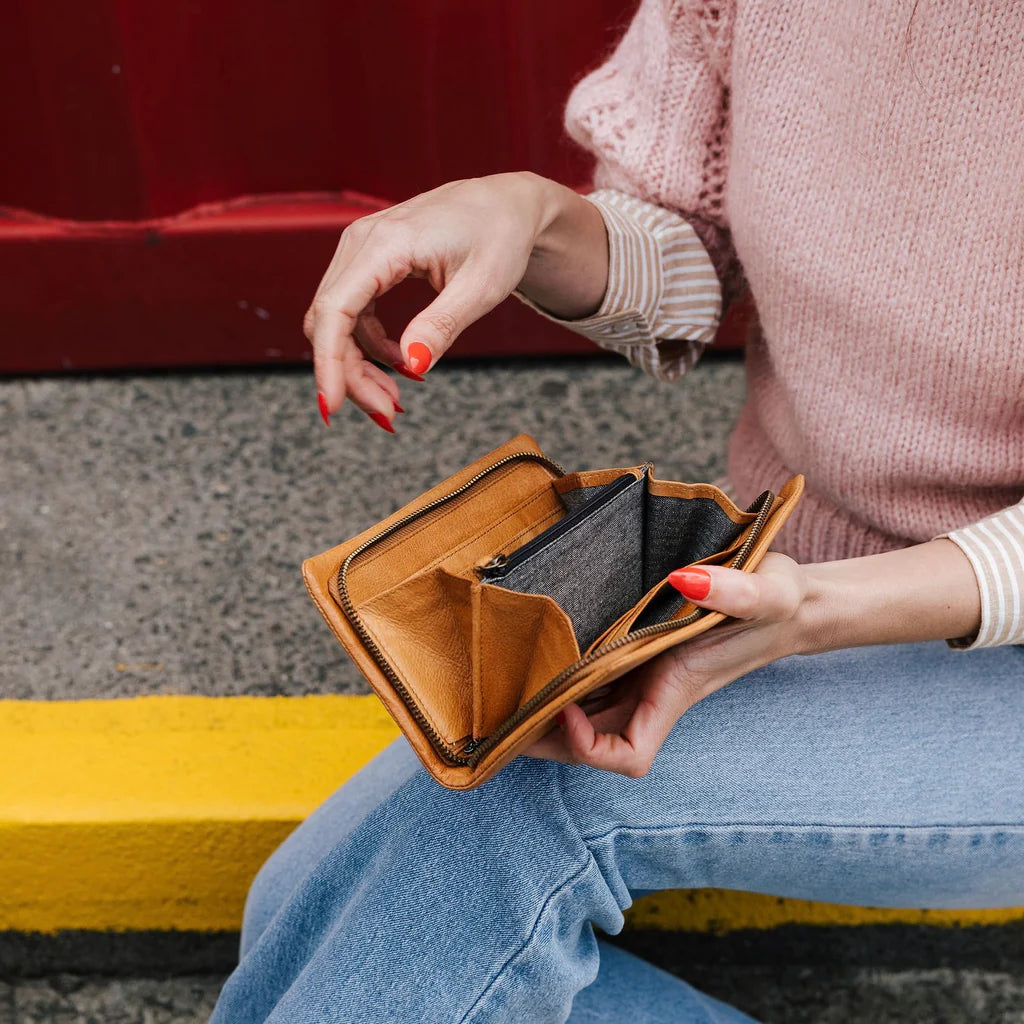Dusky Robin Leather Harriet Purse - Olive