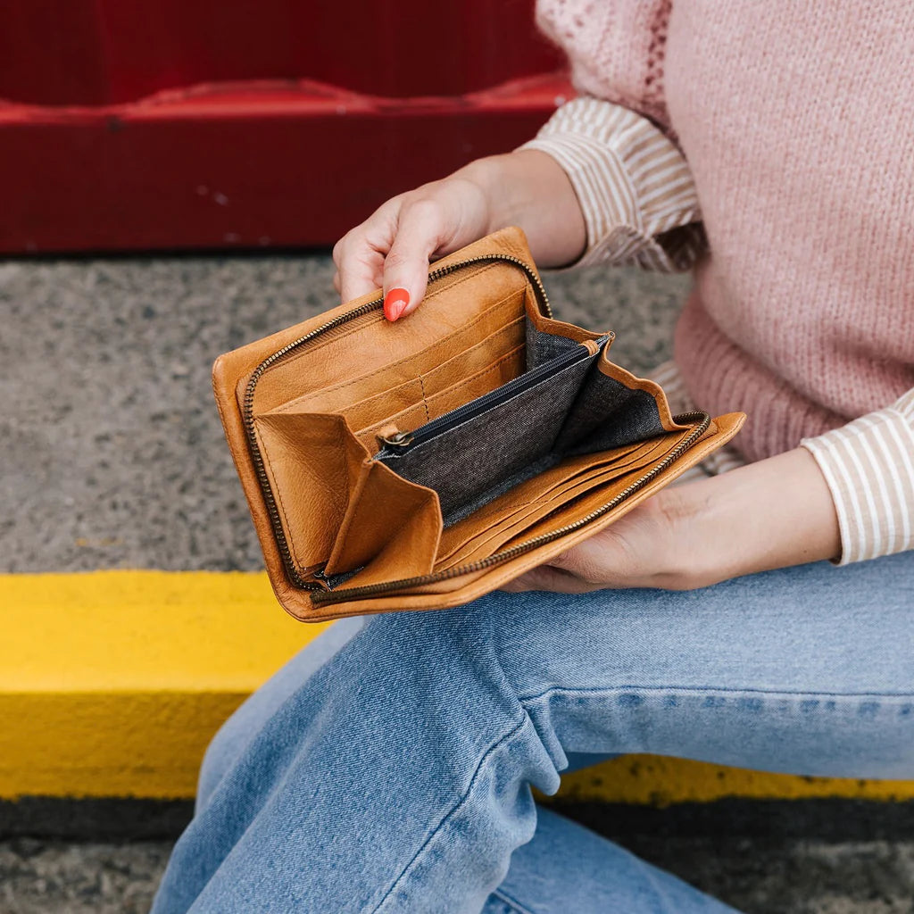 Dusky Robin Leather Harriet Purse - Olive