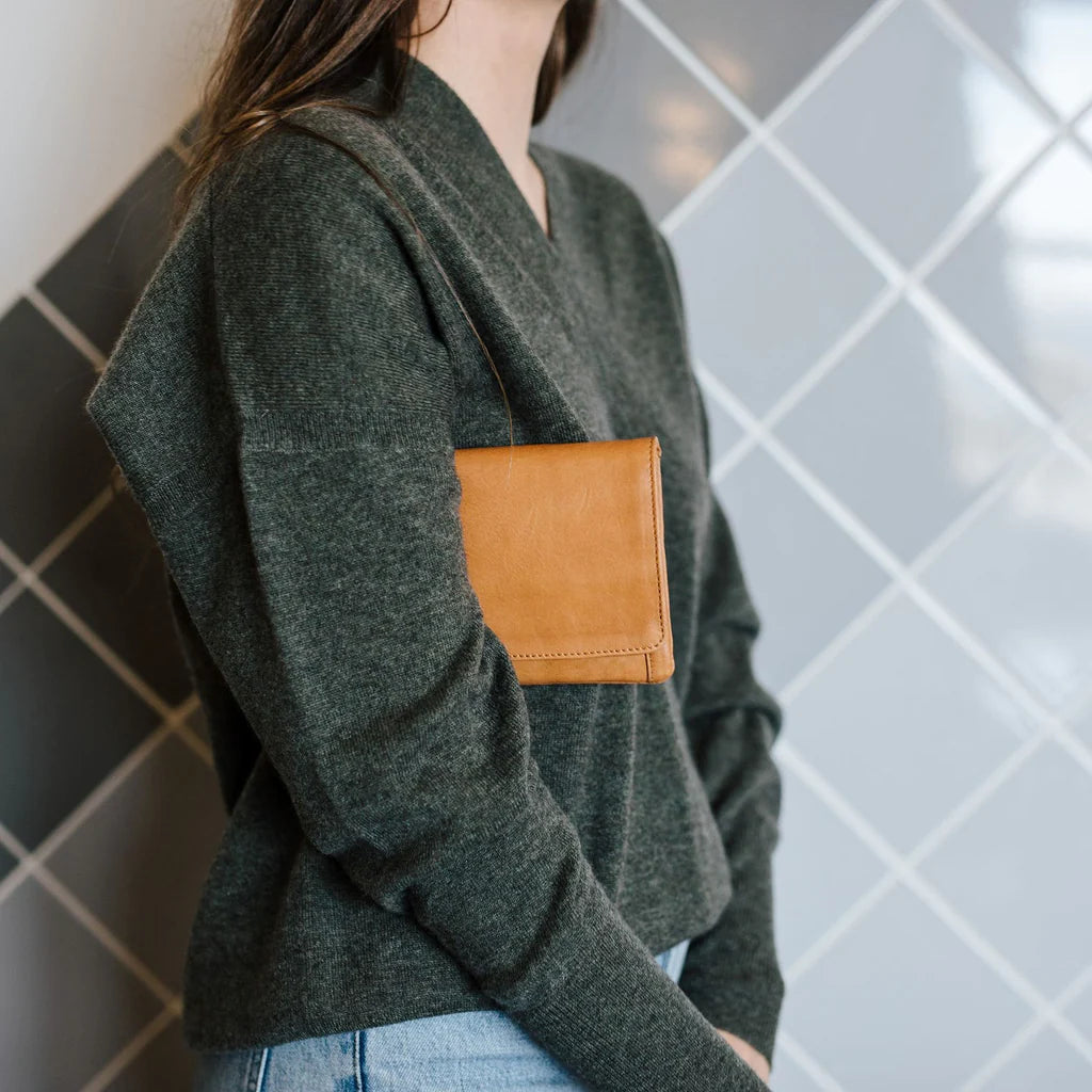 Dusky Robin Leather Sirena Purse - Black