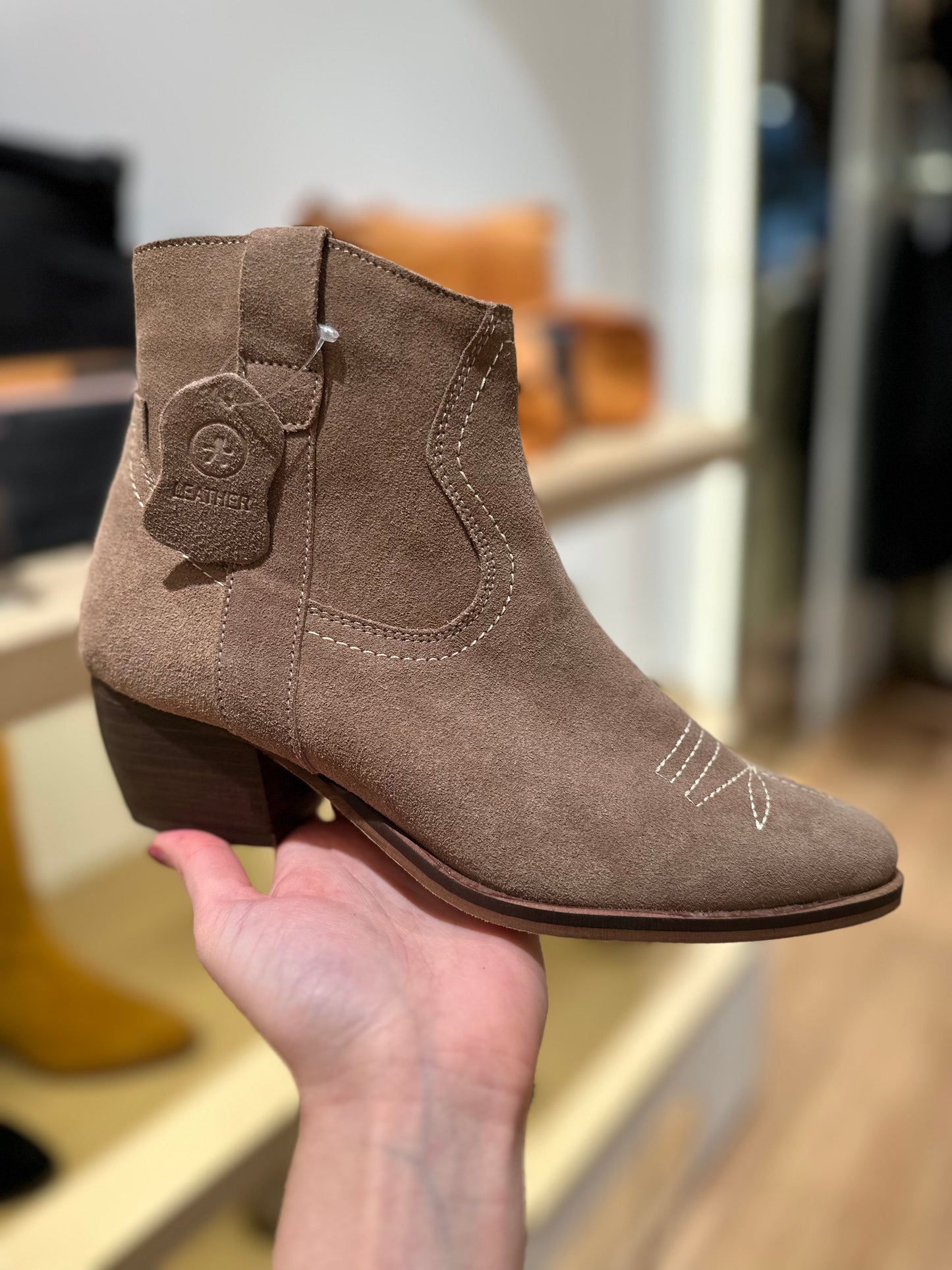 Human Dee Boot - Sand Suede