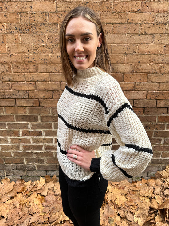 Readow Knit - White Stripe