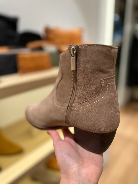 Human Dee Boot - Sand Suede