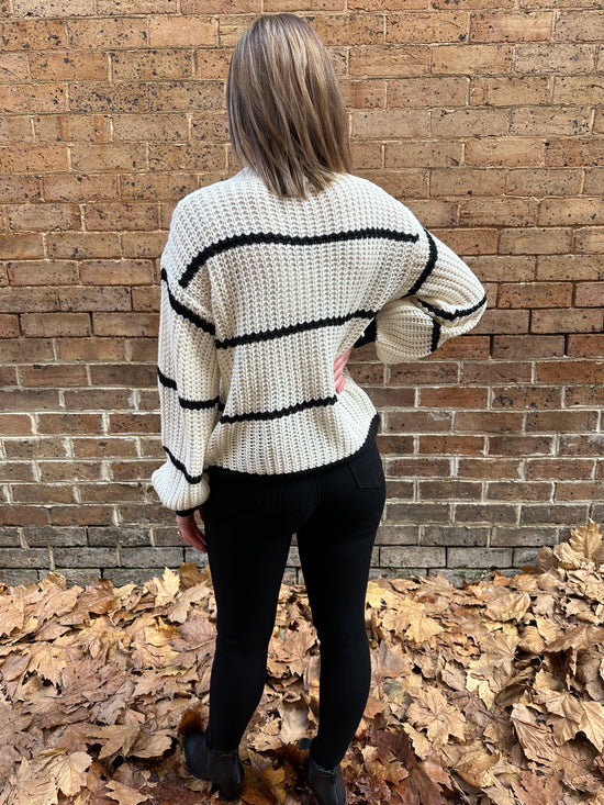 Readow Knit - White Stripe