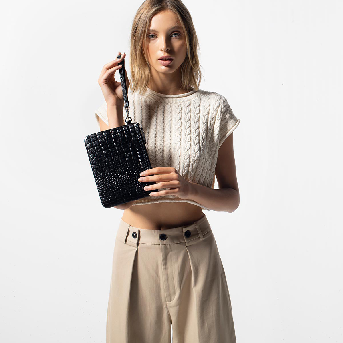 Claire v top clutch